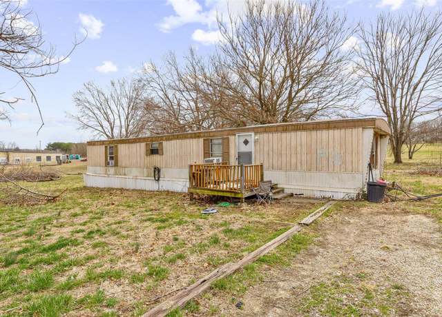Property at 1015 Center Dr, Bismarck, MO 63624, 2 beds, 2 baths