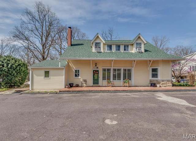 Property at 1015 Barberry Ln, St Louis, MO 63122, 4 beds, 2 baths