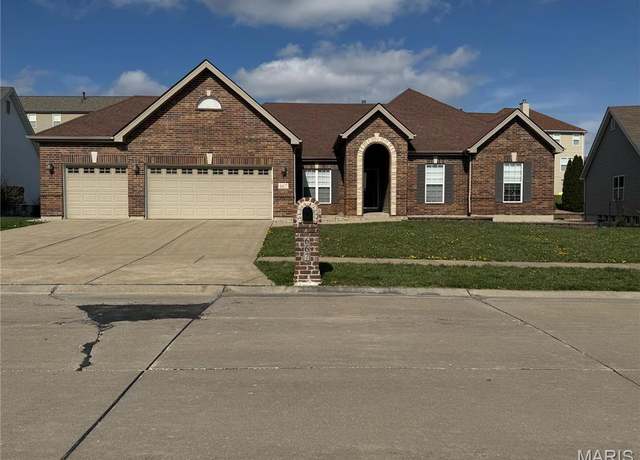 Property at 667 Bethany Ln, Wentzville, MO 63385, 3 beds, 2.5 baths