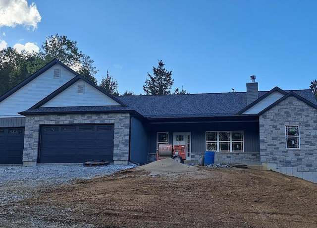 Property at 407 Shady Trail Dr, Troy, MO 63379, 3 beds, 2.5 baths