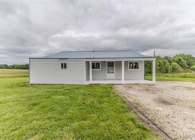 Property at 25071 Highway Mm, Lebanon, MO 65536, 3 beds, 2.5 baths