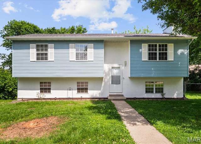 Property at 14 Damask Ct, Belleville, IL 62220, 3 beds, 2 baths