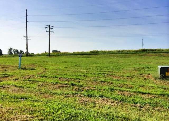 Property at 432 Bluff Meadows Dr, Valmeyer, IL 62295