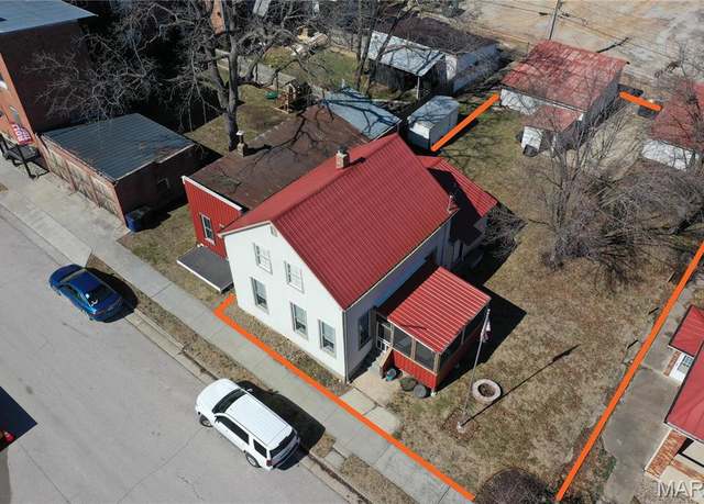 Property at 209 E 3rd St, Hermann, MO 65041, 4 beds, 2 baths