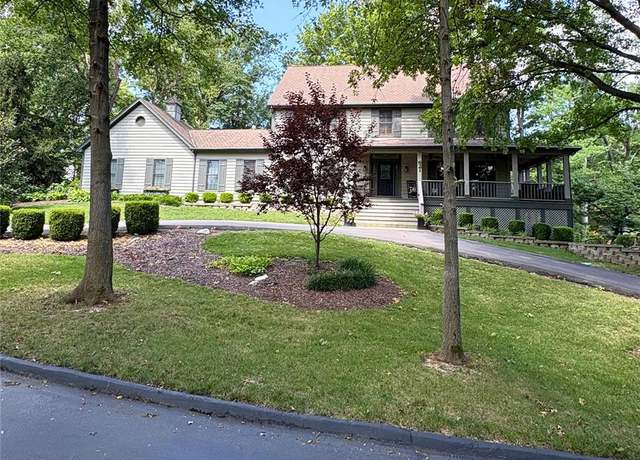 Property at 621 Old Riverwoods Ln, Chesterfield, MO 63017, 4 beds, 4 baths