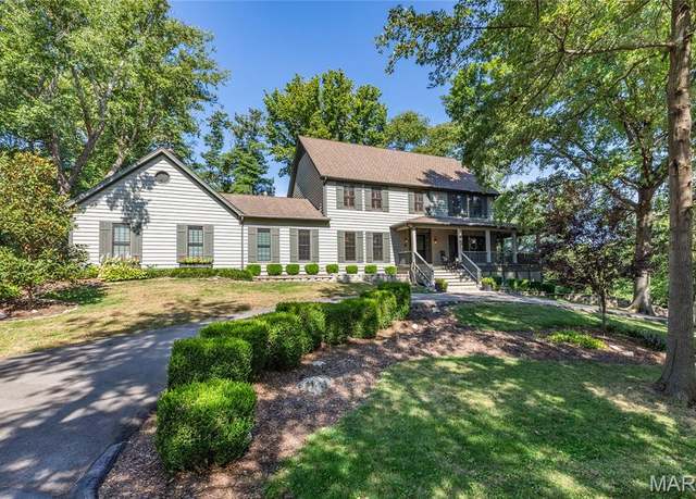 Property at 621 Old Riverwoods Ln, Chesterfield, MO 63017, 4 beds, 4 baths