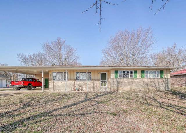 Property at 611 N Charles Ave, St James, MO 65559, 3 beds, 2 baths