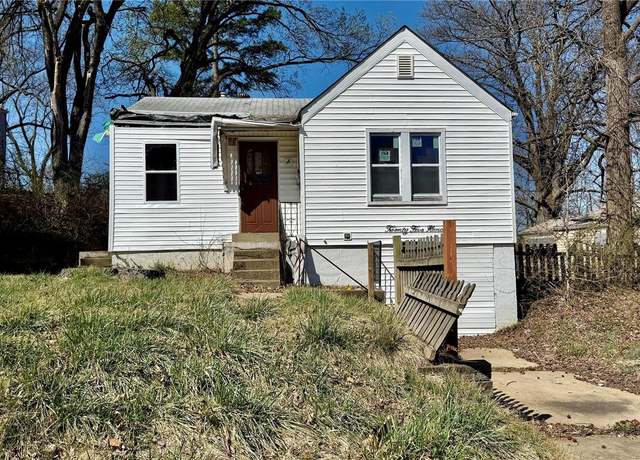 Property at 2500 Tyrell Dr, Jennings, MO 63136, 2 beds, 1 bath