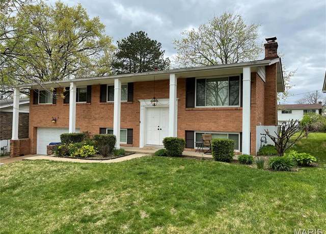Property at 9859 Hedgebrook Ln, St Louis, MO 63126, 5 beds, 2 baths