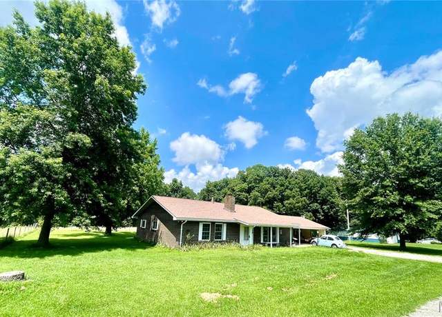 Property at 5815 Robin Ln, Troy, MO 63379, 1 bed, 5 baths
