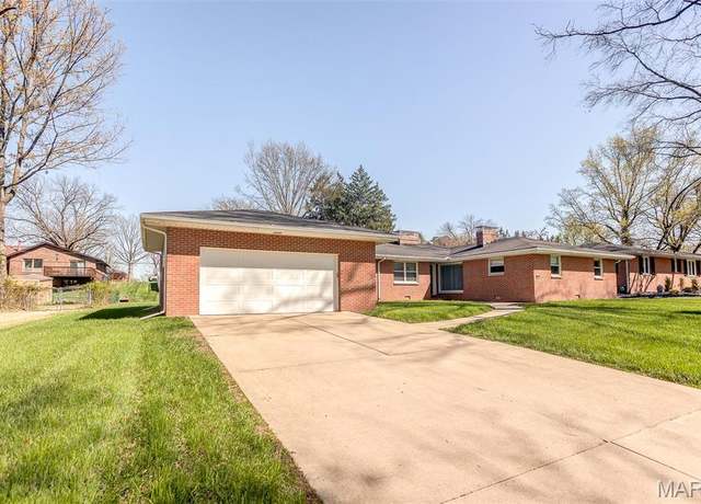 Property at 3207 Morkel Dr, Godfrey, IL 62035, 4 beds, 3 baths