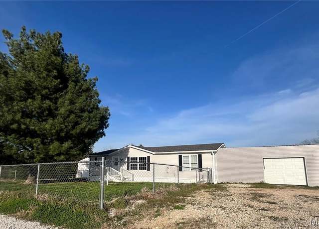 Property at 22188 Windy Ridge Ln, Warrenton, MO 63383, 3 beds, 2 baths