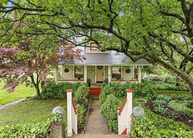 Property at 654 Frederick St, Edwardsville, IL 62025, 3 beds, 3 baths