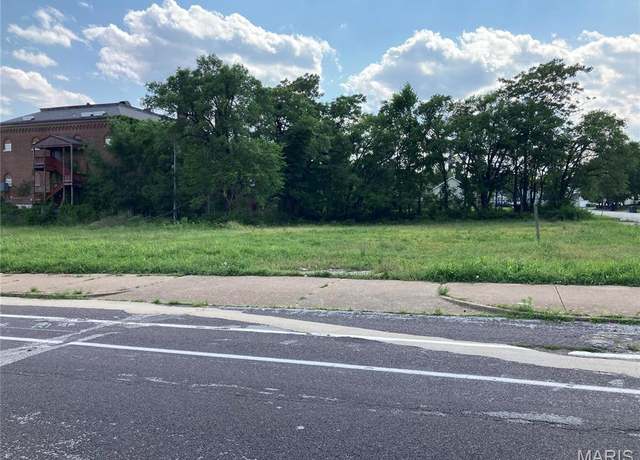 Property at 1522 Benton St, St Louis, MO 63106