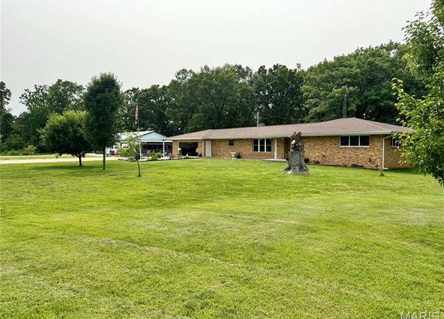 Property at 15225 Highway 28, Dixon, MO 65459, 5 beds, 3 baths