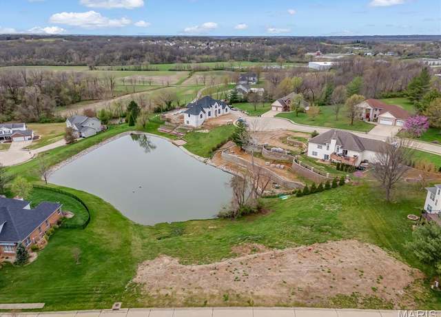 Property at 3 Justin Dr, Columbia, IL 62236