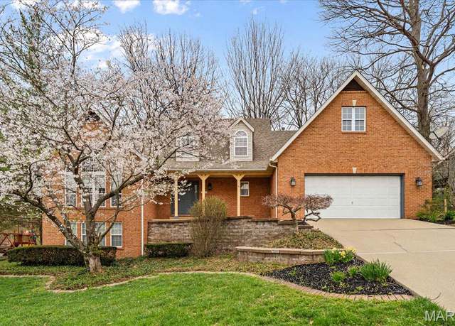 Property at 1029 Stonybrook Dr, O'fallon, IL 62269, 5 beds, 3.5 baths