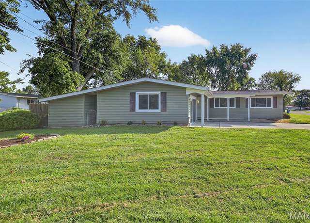 Property at 735 Southwell Ln, Florissant, MO 63031, 4 beds, 1 bath