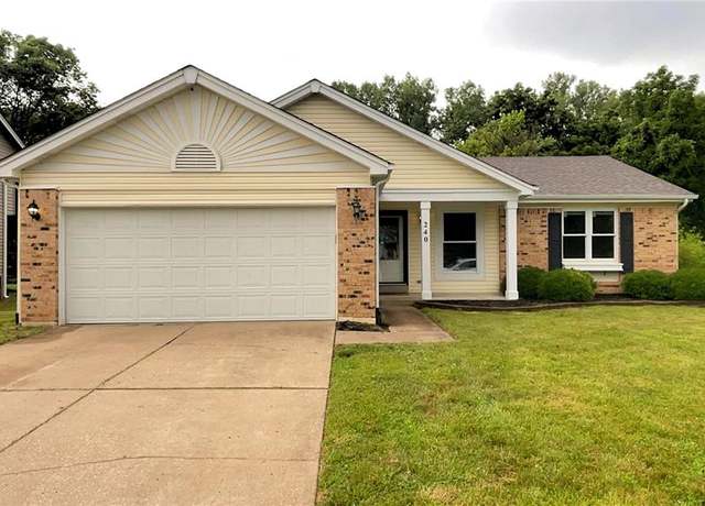Property at 240 Barrington Dr, St Peters, MO 63376, 3 beds, 2 baths