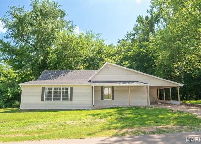 Property at 703 Center St, Bloomfield, MO 63825, 2 beds, 1 bath