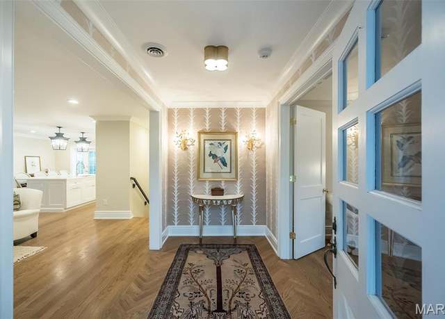 Property at 938 Lay Rd, St Louis, MO 63124, 4 beds, 3.5 baths