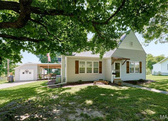 Property at 900 3rd St, Troy, MO 63379, 3 beds, 1 bath