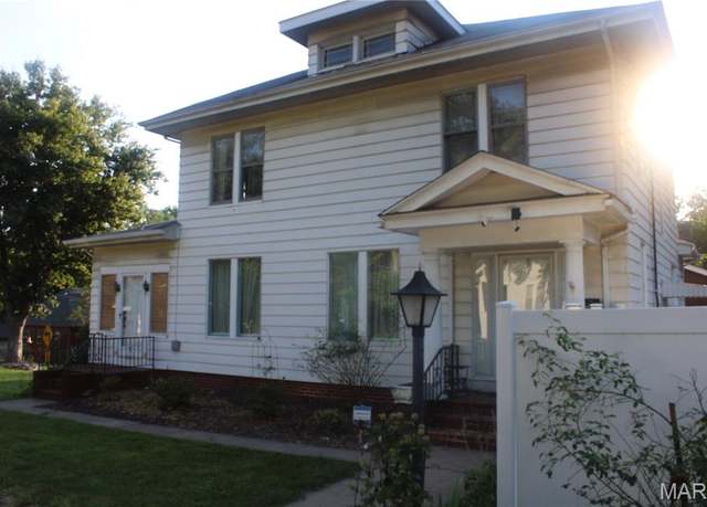 Property at 2701 Watalee St, Alton, IL 62002, 4 beds, 2 baths