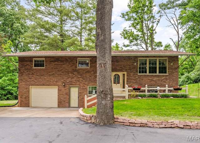 Property at 1209 Eiler Rd, Belleville, IL 62223, 3 beds, 2 baths