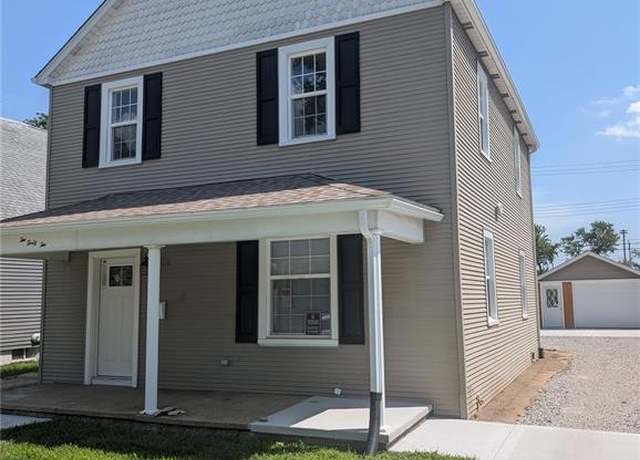 Property at 242 E Lorena, Wood River, IL 62095, 3 beds, 2.5 baths