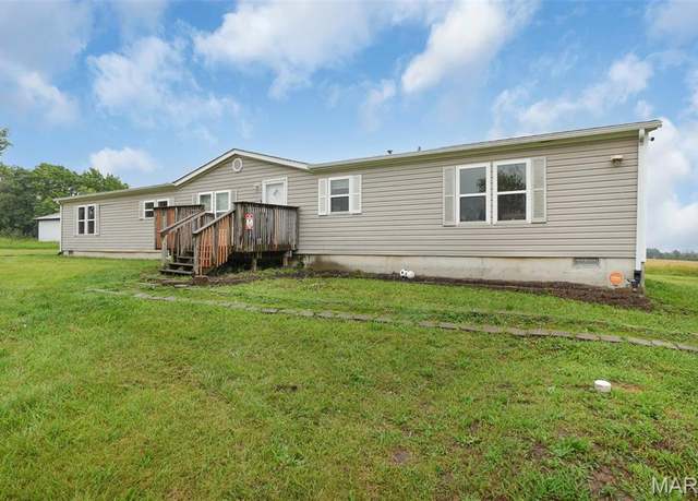 Property at 1558 Sugar Grove Rd, Troy, MO 63379, 4 beds, 2 baths