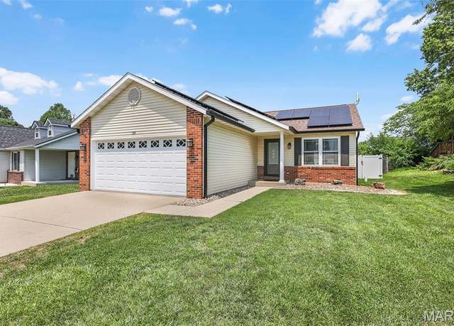Property at 110 Bayridge Ct, Glen Carbon, IL 62034, 3 beds, 2 baths