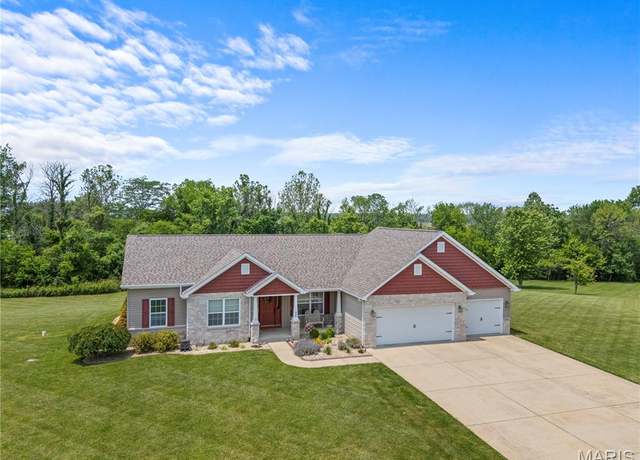 Property at 429 Kora Ln, St Jacob, IL 62281, 3 beds, 2 baths