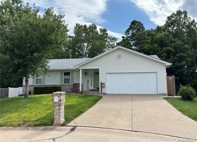 Property at 7 Mcclay Village Cir, St Peters, MO 63376, 3 beds, 3 baths
