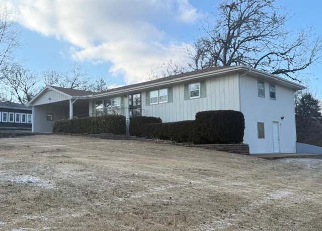Property at 2013 Catalina Dr, West Plains, MO 65775, 6 beds, 2 baths