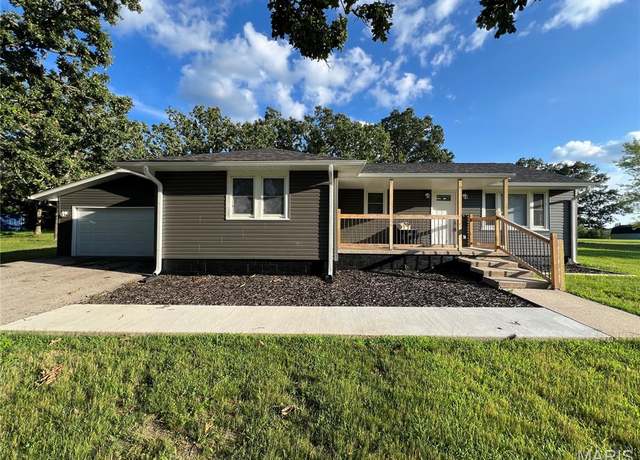 Property at 23402 Hwy 32, Lebanon, MO 65536, 4 beds, 2 baths