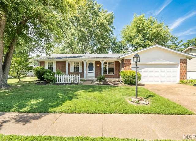 Property at 2503 Dimus Dr, Fenton, MO 63026, 3 beds, 2 baths