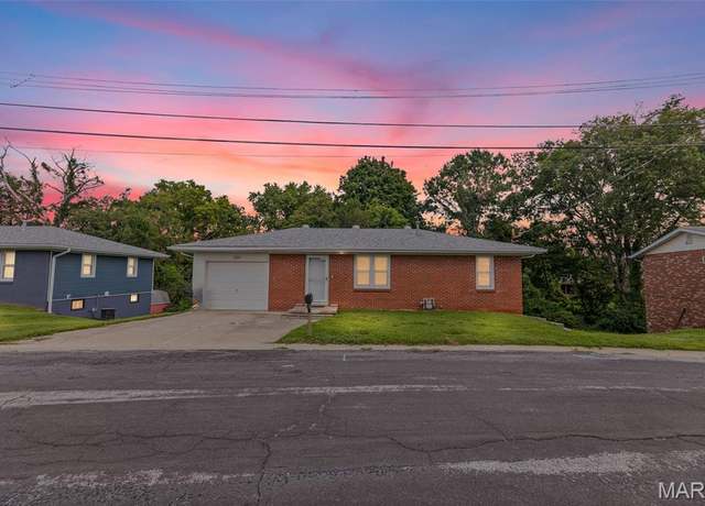 Property at 519 Sullivan St, East Alton, IL 62024, 3 beds, 2 baths
