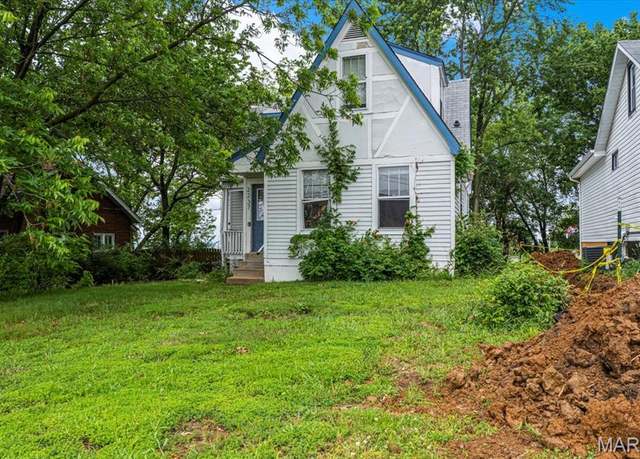 Property at 2237 Kratky Rd, St Louis, MO 63114, 3 beds, 1.5 baths