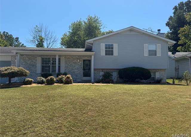 Property at 3441 Glenview Dr, Cape Girardeau, MO 63701, 3 beds, 3 baths