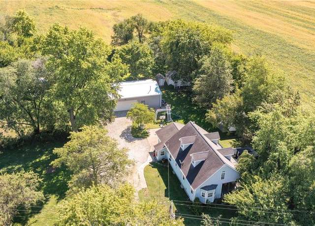 Property at 6890 Machens Rd, Portage Des Sioux, MO 63373, 3 beds, 2 baths