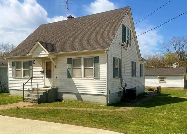 Property at 109 N Oak St, Rolla, MO 65401, 4 beds, 3 baths