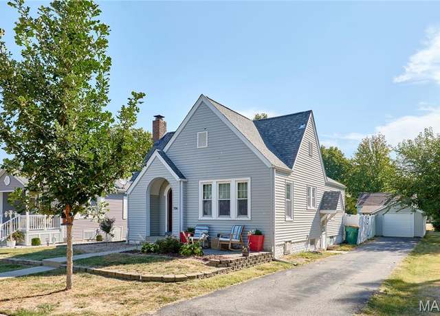 Property at 706 S Vine St, O'fallon, IL 62269, 2 beds, 1 bath