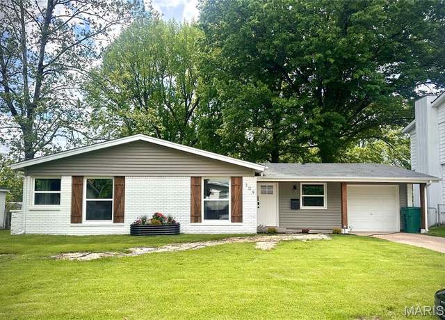 Property at 309 Todd Ln, Belleville, IL 62221, 3 beds, 2 baths