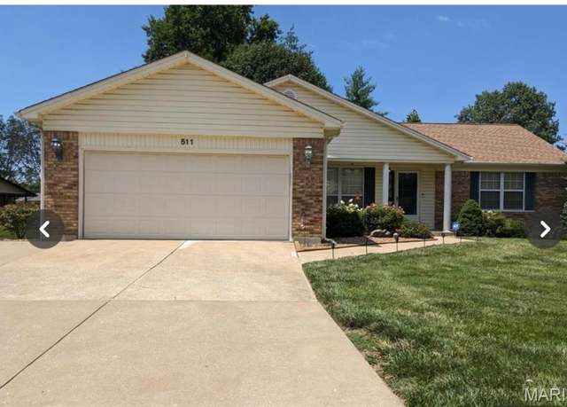 Property at 511 Pioneer Dr, St Charles, MO 63376, 3 beds, 2 baths