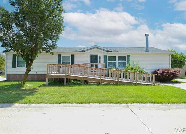 Property at 266 Woodland Trails Dr, Collinsville, IL 62234, 3 beds, 2 baths