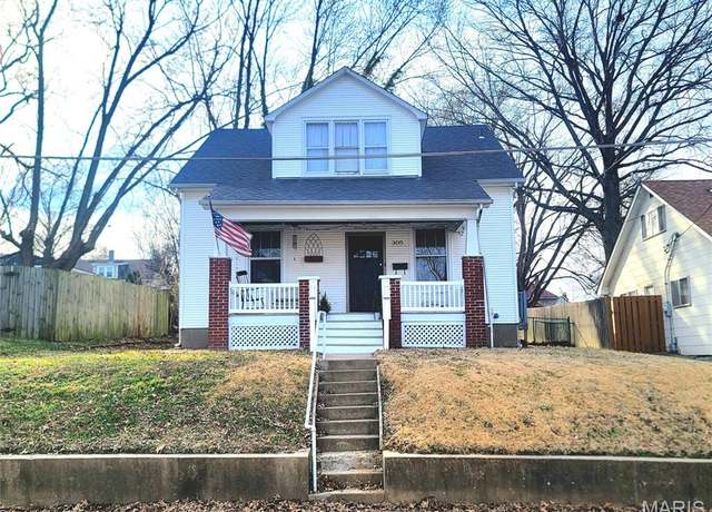 Property at 305 Williams St, Washington, MO 63090, 4 beds, 2.5 baths
