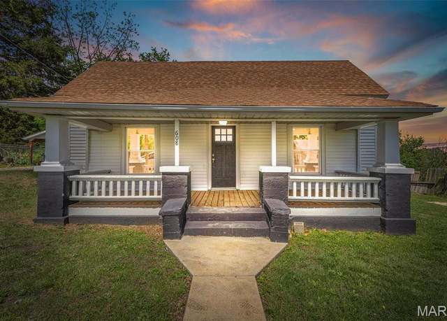 Property at 608 W Main St, Park Hills, MO 63601, 3 beds, 1 bath