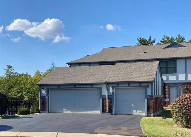 Property at 13191 Royal Pines Dr, St Louis, MO 63146, 3 beds, 2.5 baths