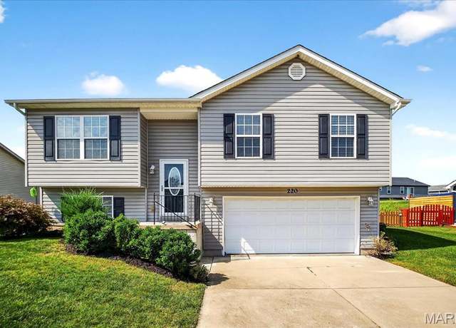 Property at 220 Fredde Dr, Wentzville, MO 63385, 3 beds, 2 baths