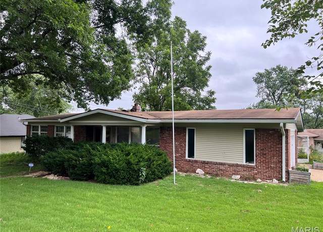 Property at 2010 Cordoba Dr, Florissant, MO 63033, 3 beds, 2 baths